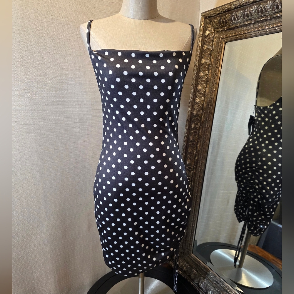 PrettyLittleThing Black and White Polka Dot Bodycon Mini Dress. Sz 6.  NWT